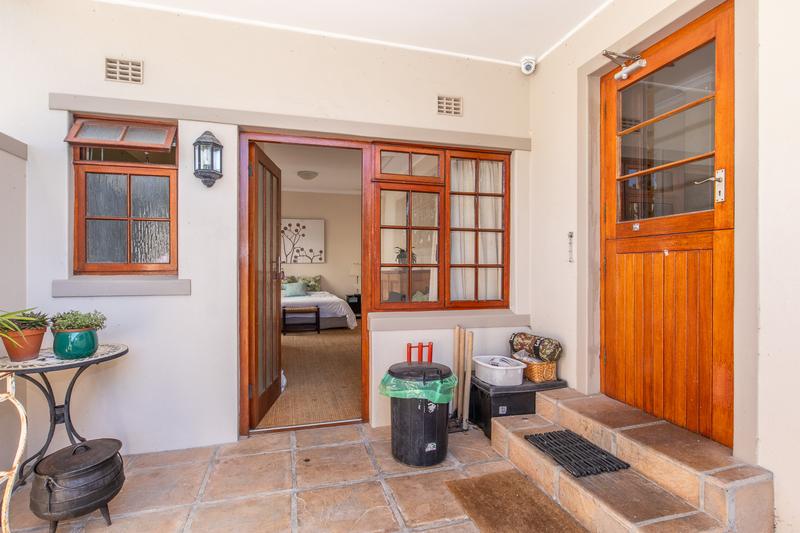 5 Bedroom Property for Sale in Bergvliet Western Cape